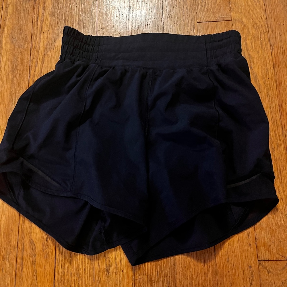 Lululemon Athletica Navy 4” Hotty hot HR